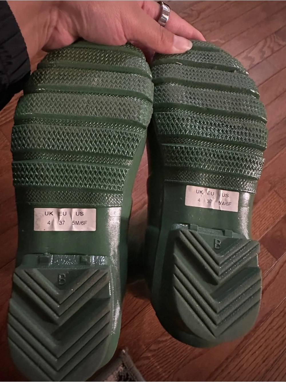 Hunter glossy green